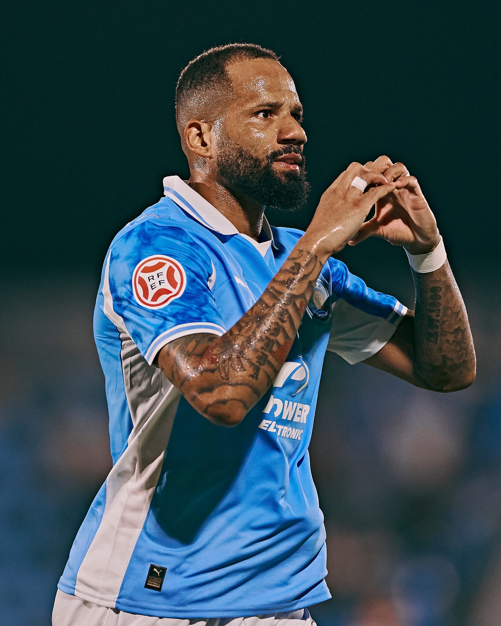 Bebé celebra con emoción su segundo gol de la temporada
