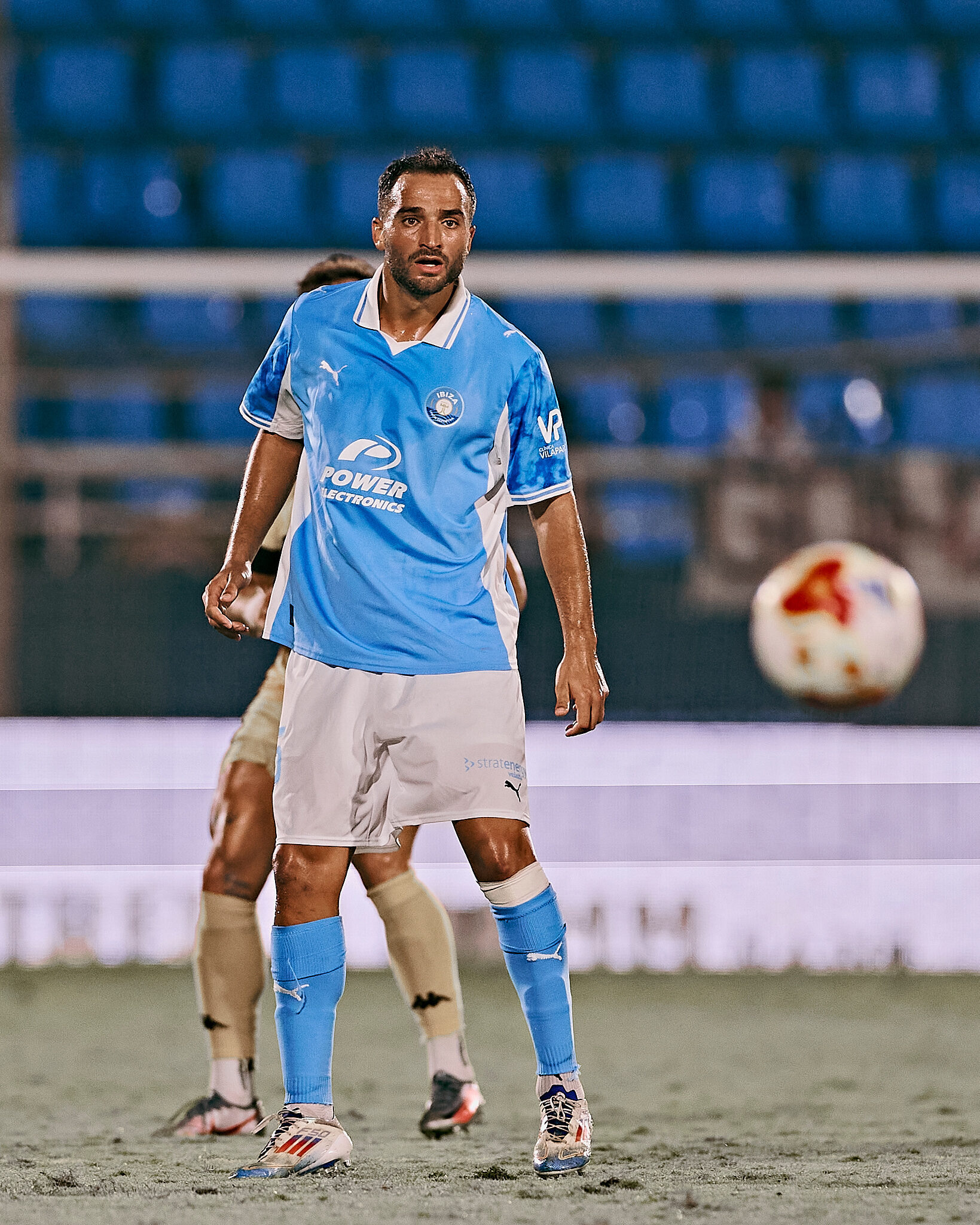 Tamir Glazer atento a la jugada durante el encuentro