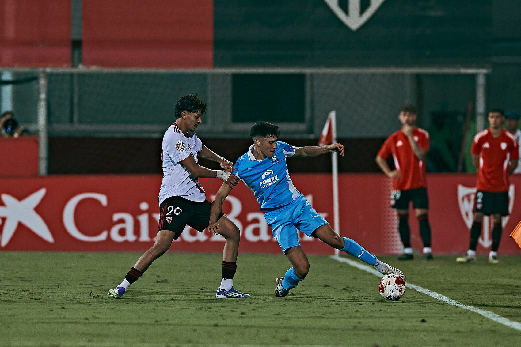 José albert jugando por la banda