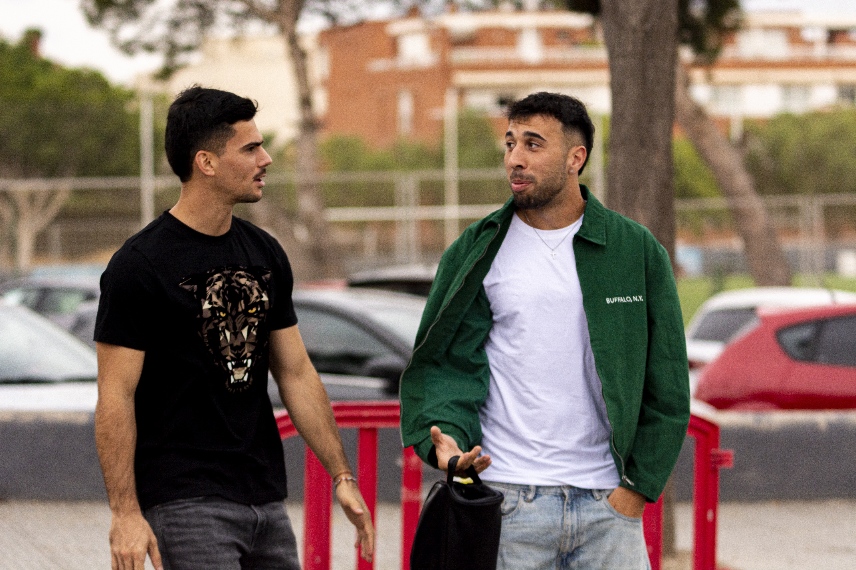 Entrada al campo de Eric Monjonell y Javi Belman