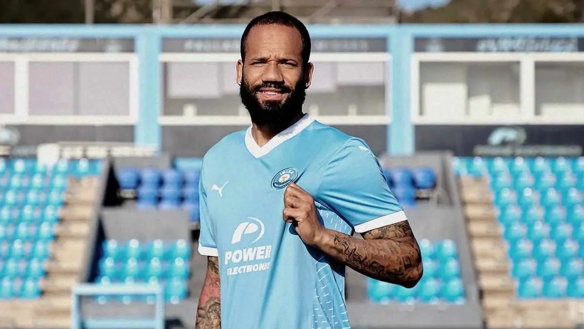 Bebé renueva con la UD Ibiza para la temporada 2025/2026