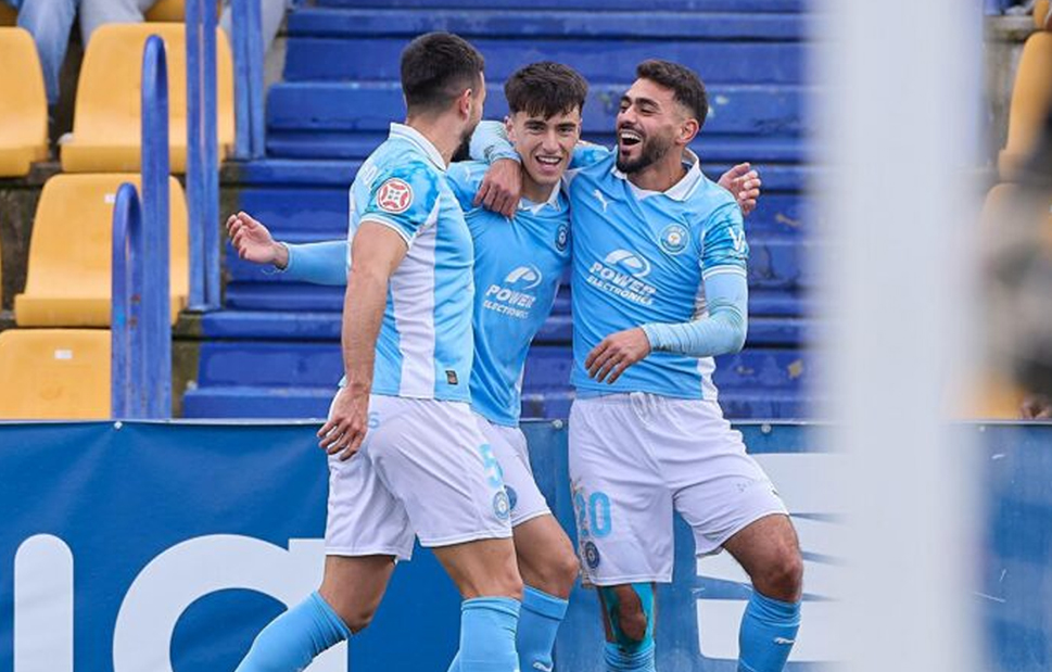 La UD Ibiza deja escapar una victoria en Santo Domingo y cierra el año con un empate amargo (2-2)