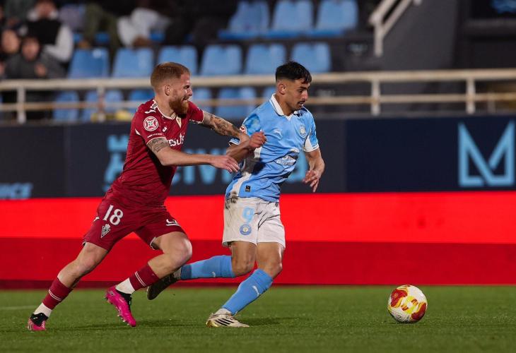 UD Ibiza convence en casa y derrota al Real Murcia (2-0)